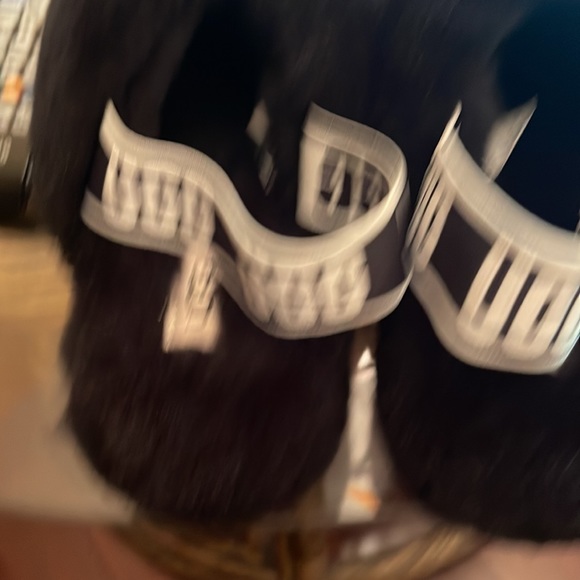 Ugg sling back sandals fuffy black in color size 7 excellent condition. - Picture 3 of 6